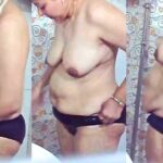 spying hidden cam aunty bathing nude photos