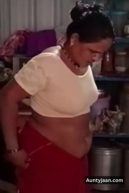 assam aunty removing saree nude pics