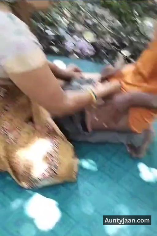 randi aunty outdoor chudai