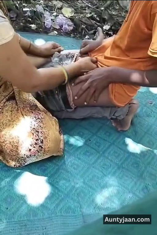 randi aunty outdoor chudai