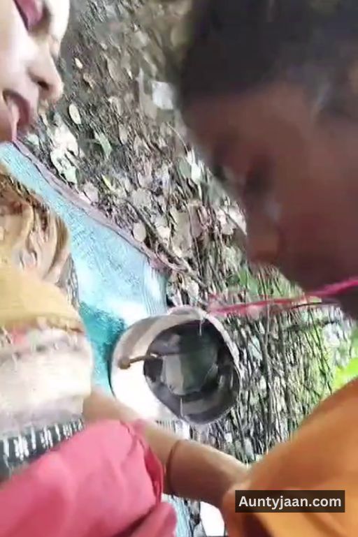 randi aunty outdoor chudai