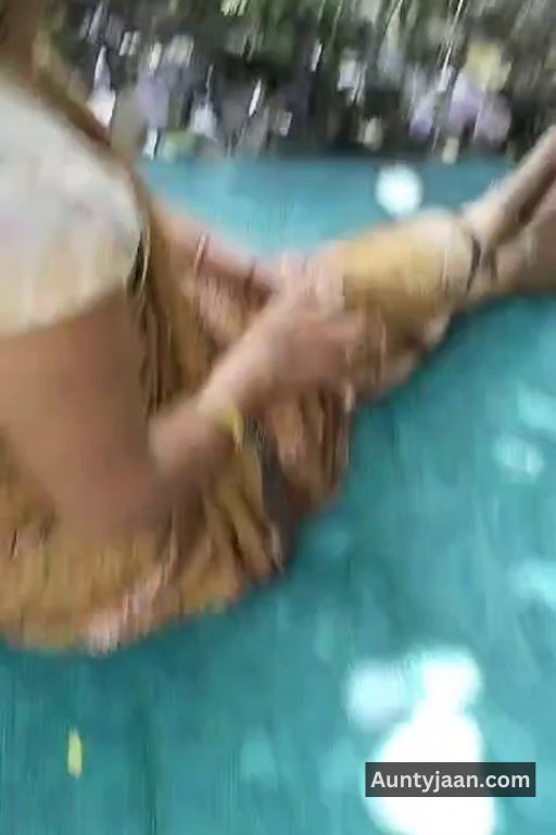 randi aunty outdoor chudai