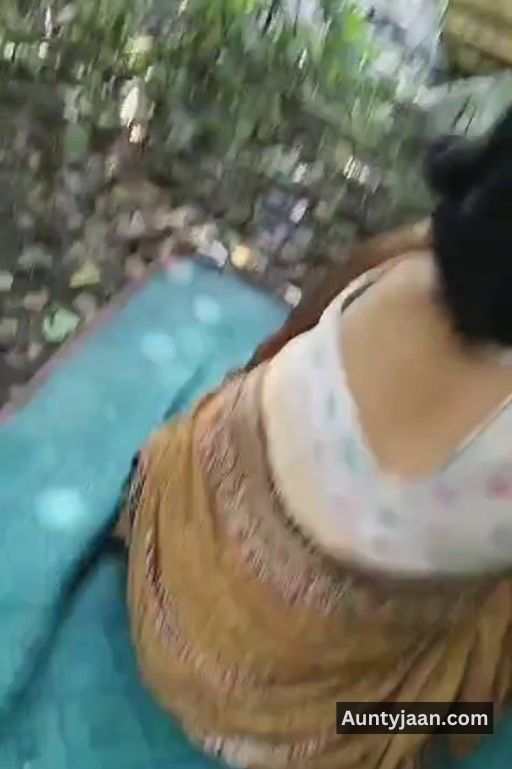 randi aunty outdoor chudai