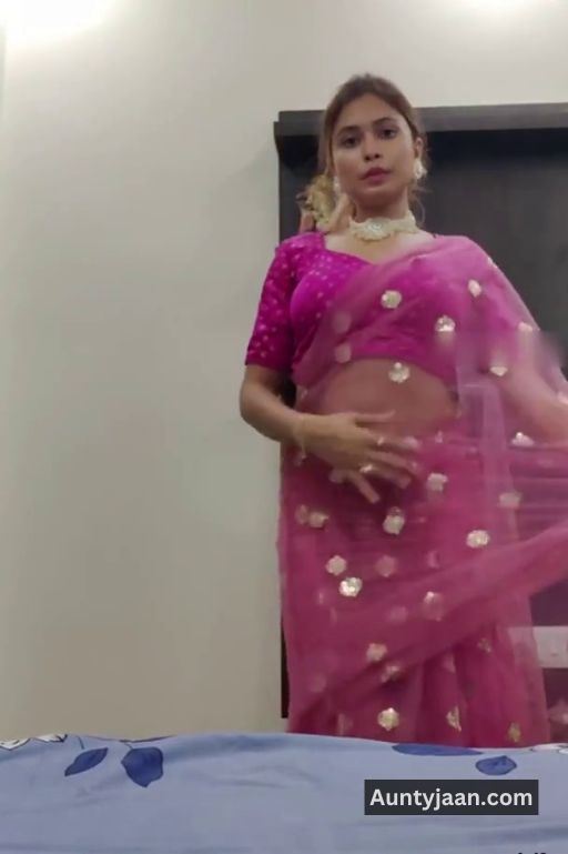 hot bhabhi removing saree nudes