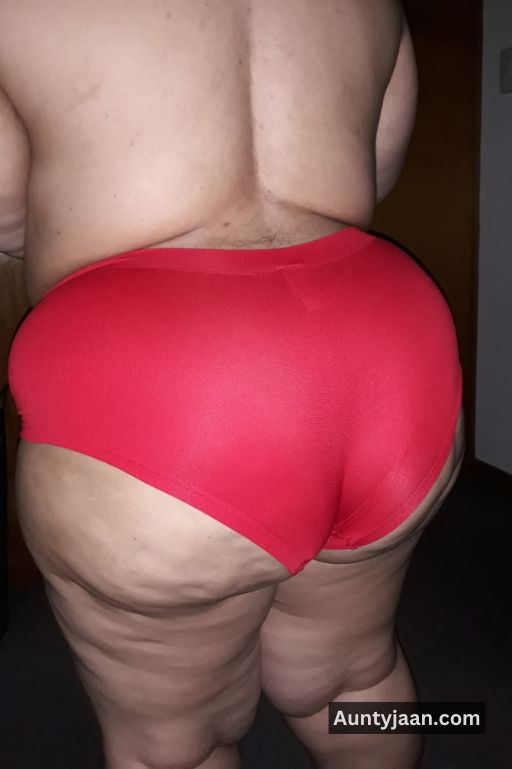 aunty ki moti gand wali ki photos