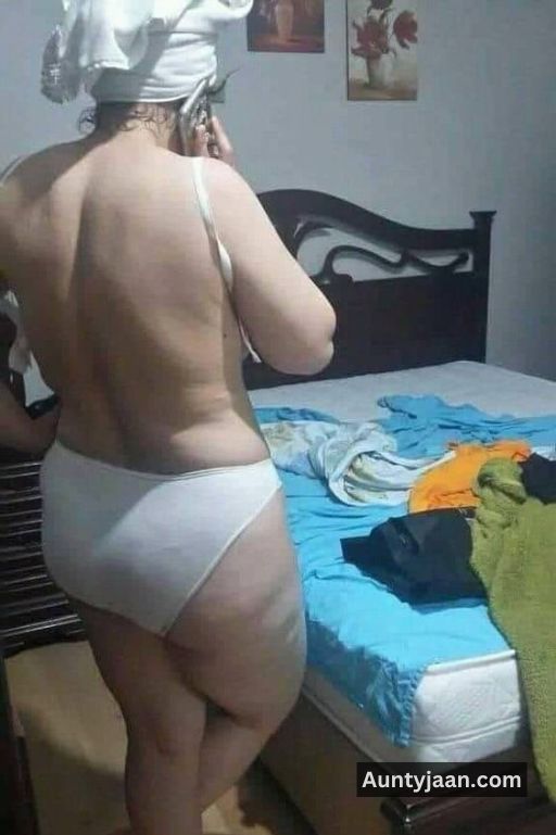 aunty ki moti gand wali ki photos