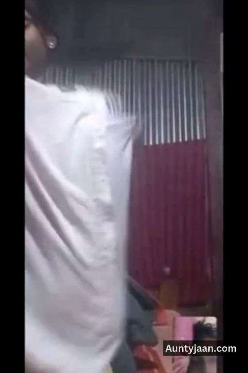 yellow suit salwar wali village aunty big boobs nudes