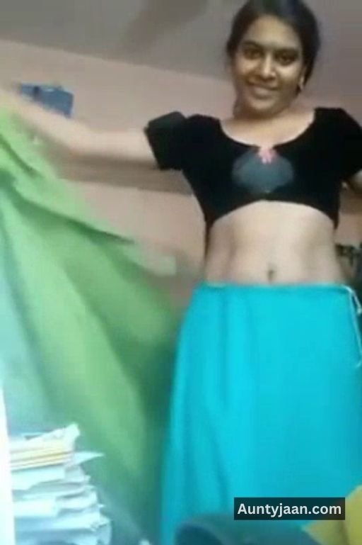 mallu aunty saree nude