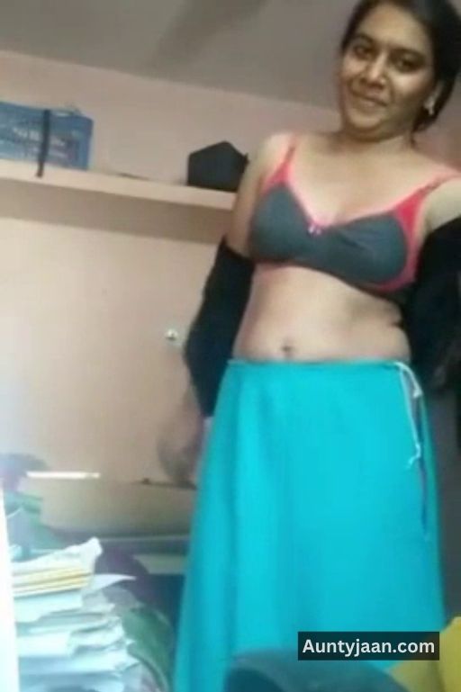 mallu aunty saree nude