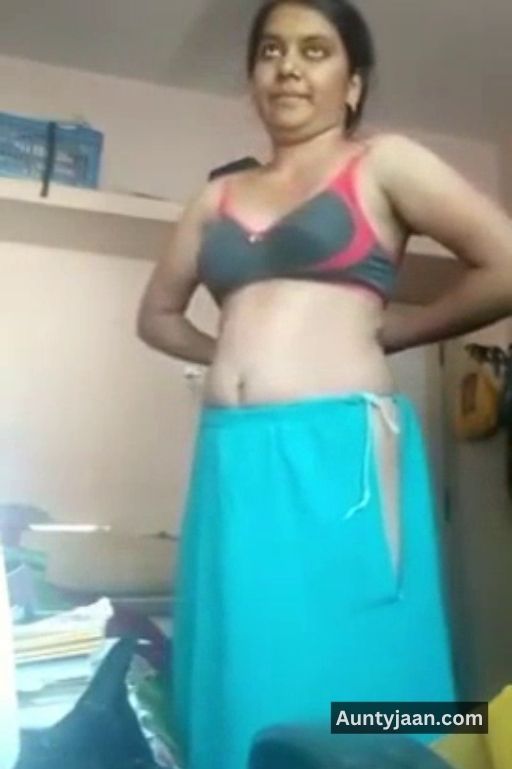 mallu aunty saree nude