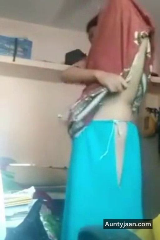 mallu aunty saree nude