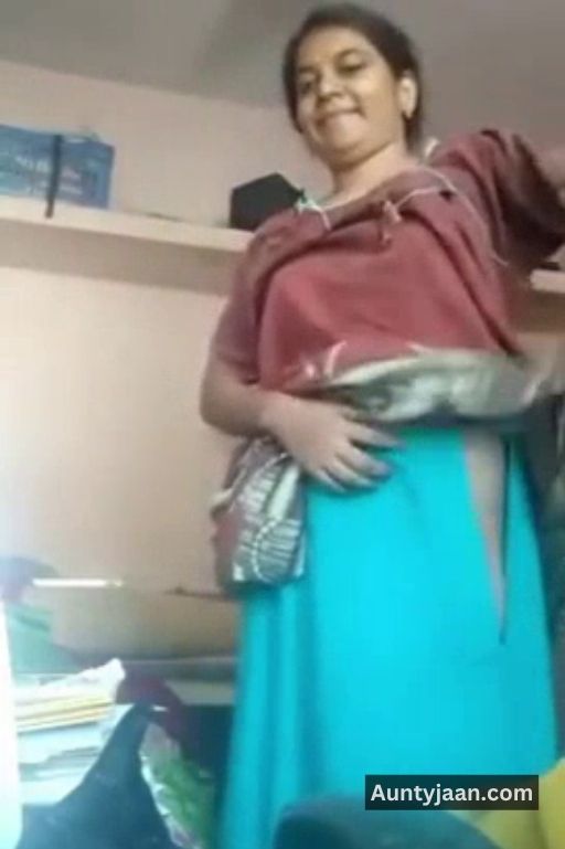 mallu aunty saree nude