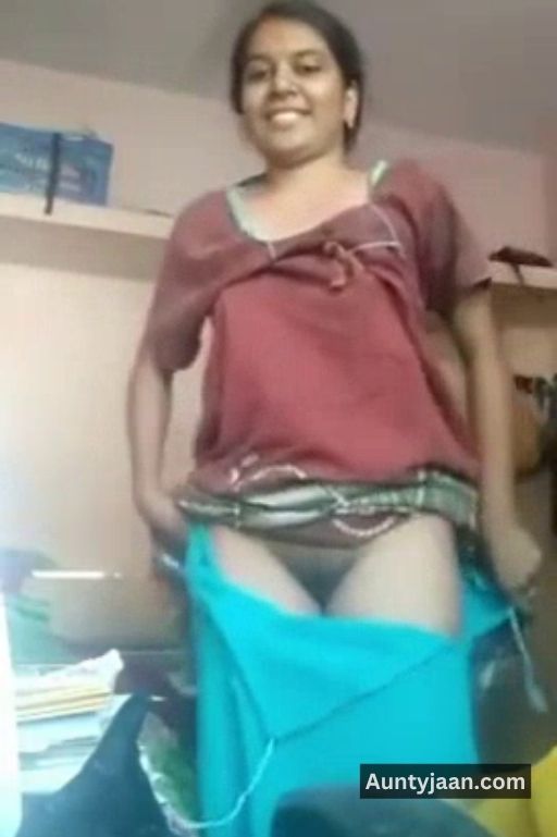 mallu aunty saree nude