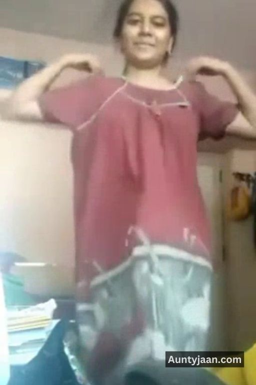 mallu aunty saree nude