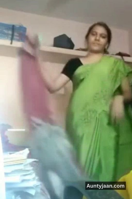 mallu aunty saree nude