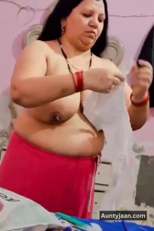 aunty tanker boobs pics or aunty big boobs photos