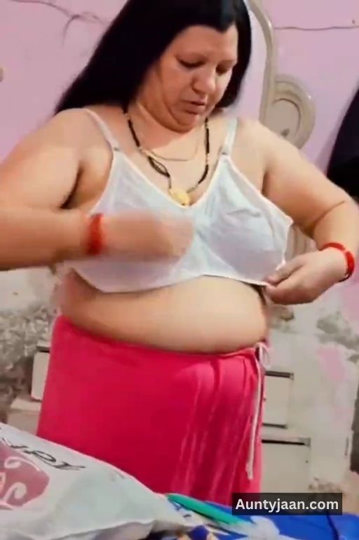 aunty tanker boobs pics or aunty big boobs photos