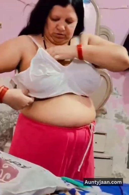 aunty tanker boobs pics or aunty big boobs photos