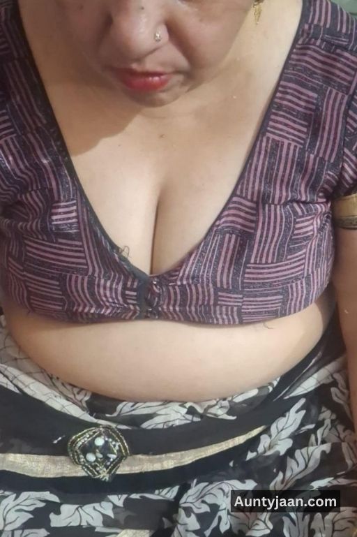 aunty tanker boobs pics or aunty big boobs photos