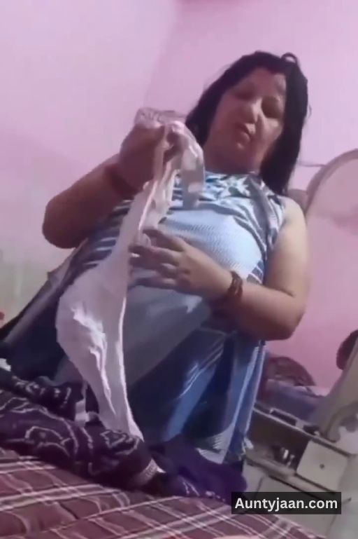 aunty tanker boobs pics or aunty big boobs photos