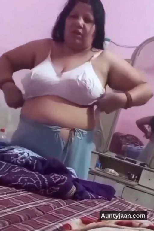 aunty tanker boobs pics or aunty big boobs photos