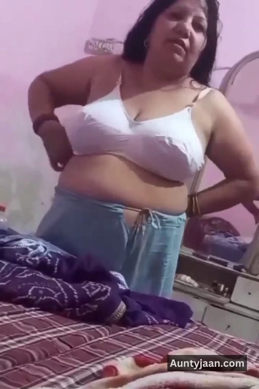 aunty tanker boobs pics or aunty big boobs photos