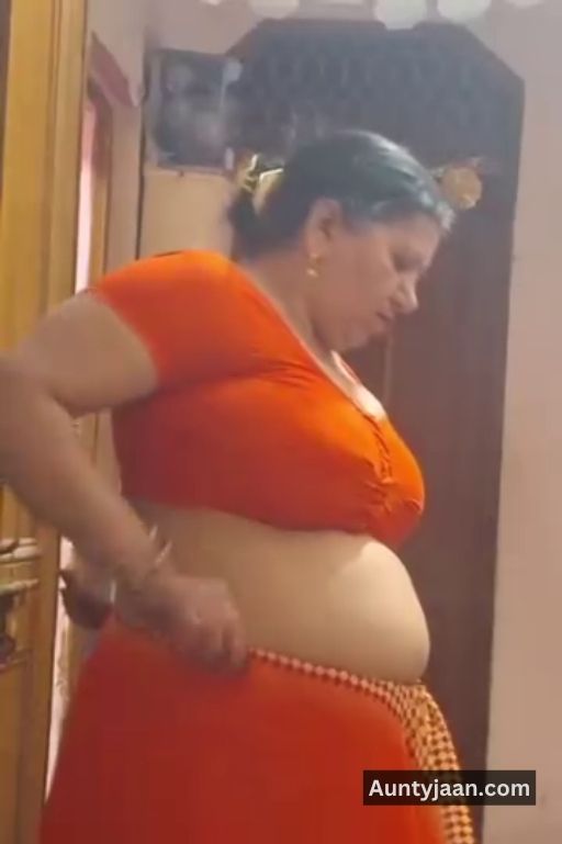 aunty tanker boobs pics or aunty big boobs photos