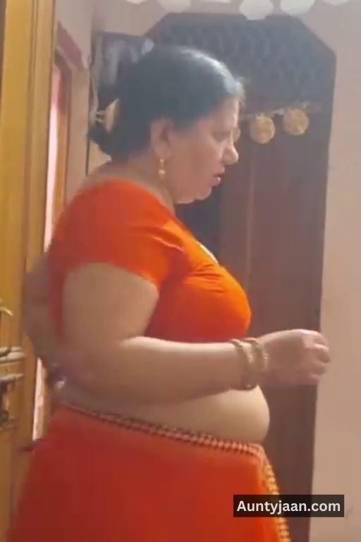 aunty tanker boobs pics or aunty big boobs photos