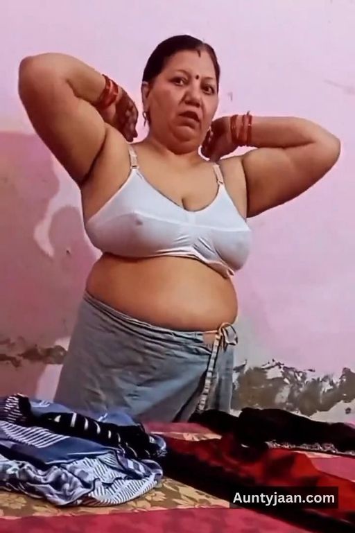 aunty tanker boobs pics or aunty big boobs photos