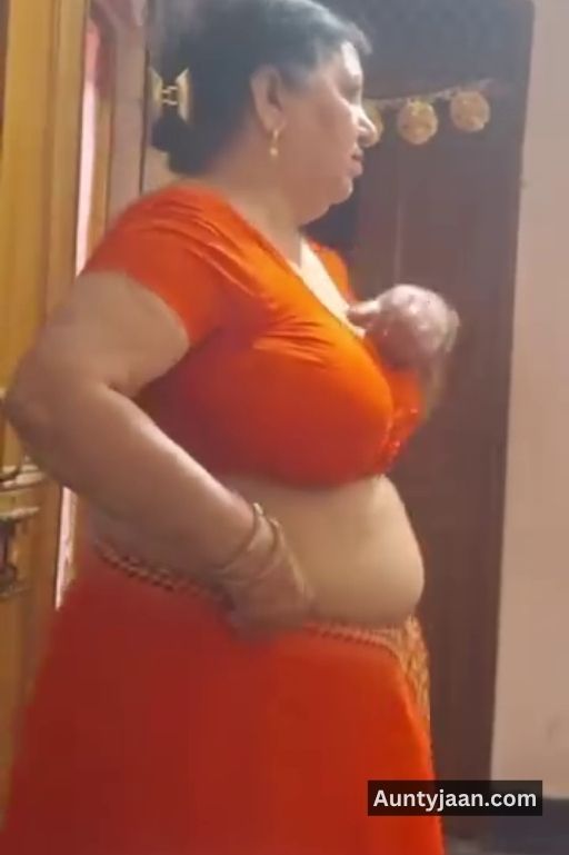 aunty tanker boobs pics or aunty big boobs photos