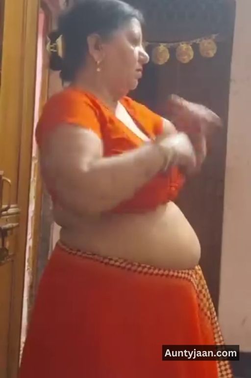 aunty tanker boobs pics or aunty big boobs photos