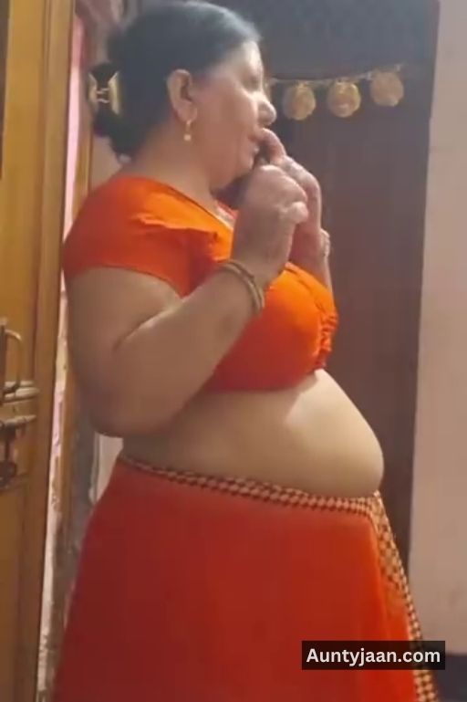 aunty tanker boobs pics or aunty big boobs photos