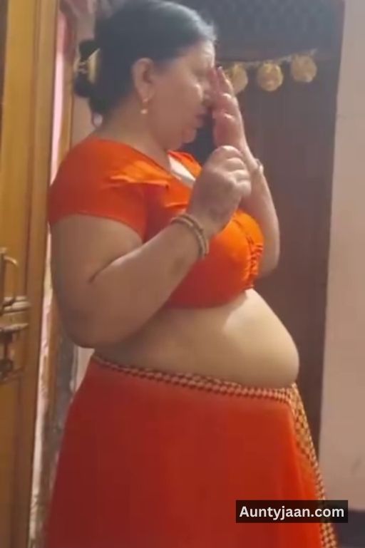 aunty tanker boobs pics or aunty big boobs photos