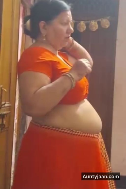 aunty tanker boobs pics or aunty big boobs photos