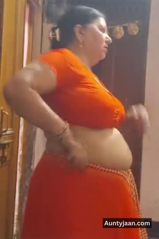 aunty tanker boobs pics or aunty big boobs photos