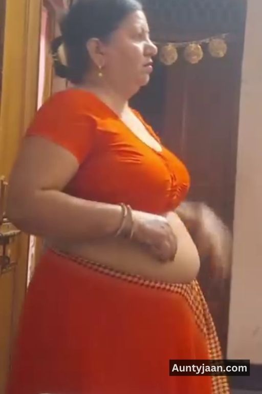 aunty tanker boobs pics or aunty big boobs photos