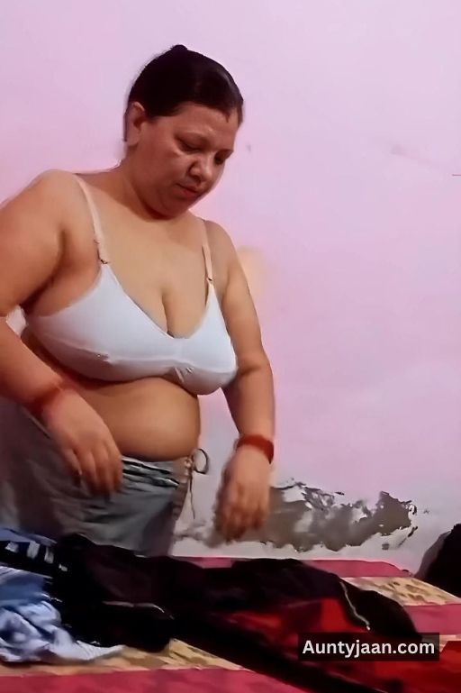 aunty tanker boobs pics or aunty big boobs photos