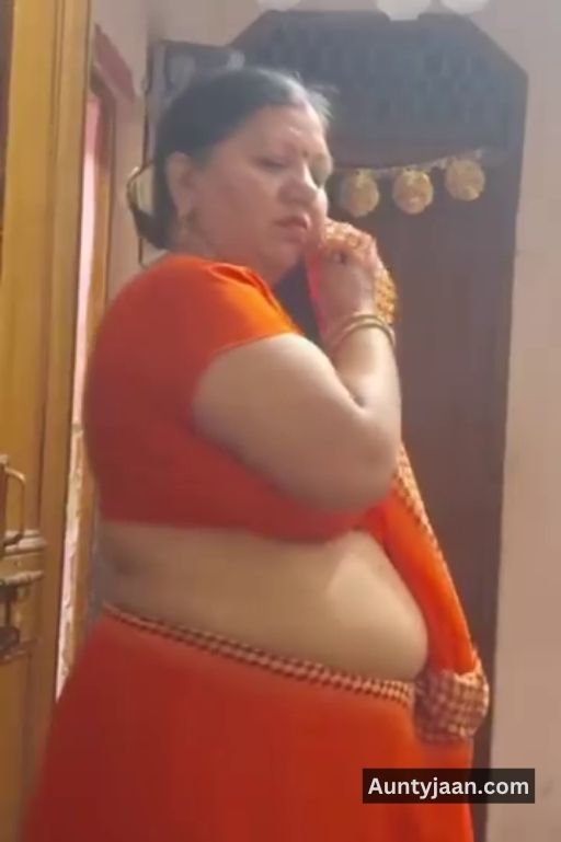 aunty tanker boobs pics or aunty big boobs photos