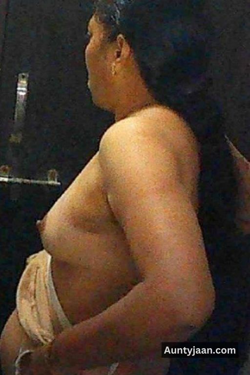tamil aunty bathroom nude pics