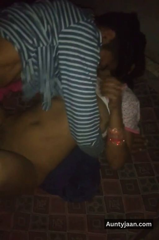 pados wali aunty ko pela