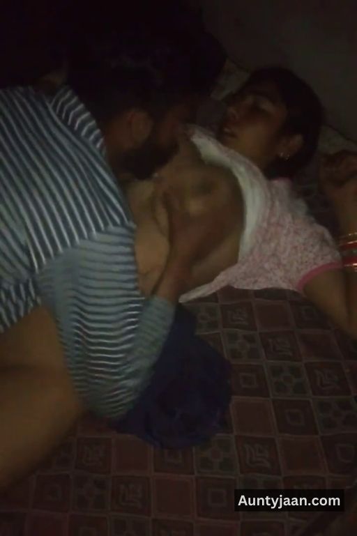 pados wali aunty ko pela