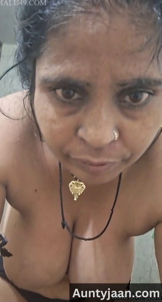tamil aunty bathroom video