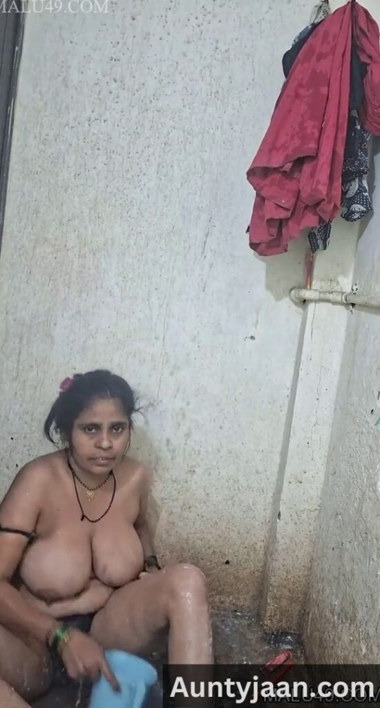 tamil aunty bathroom video