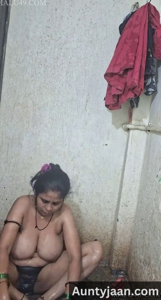 tamil aunty bathroom video