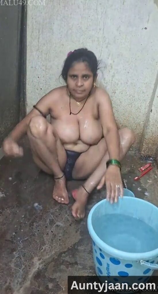 tamil aunty bathroom video