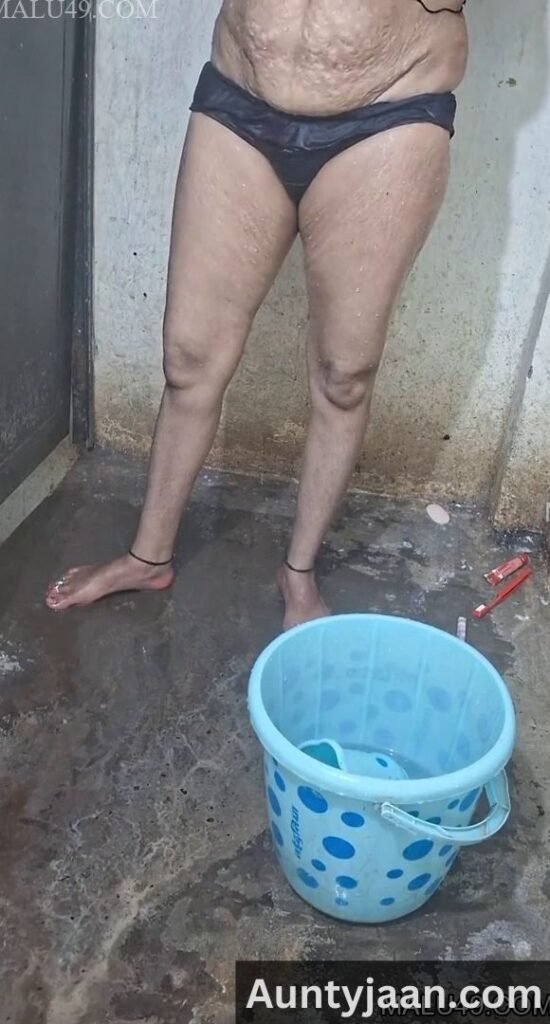 tamil aunty bathroom video