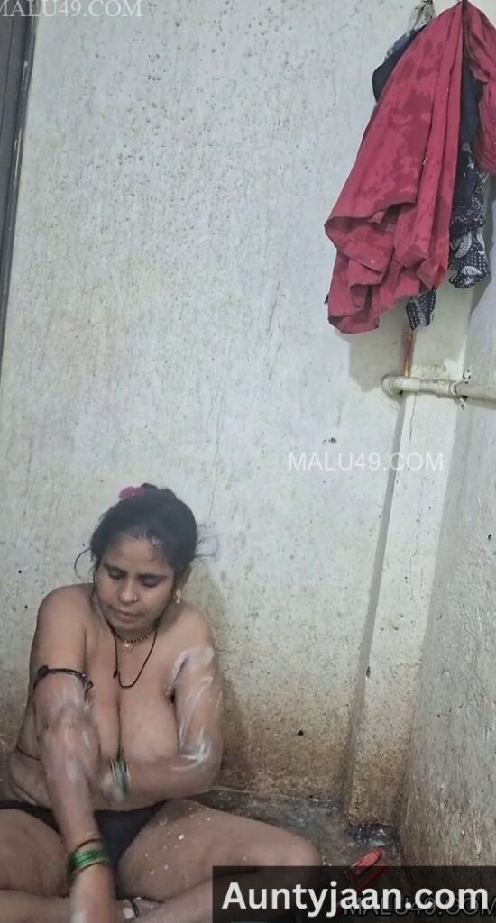 tamil aunty bathroom video