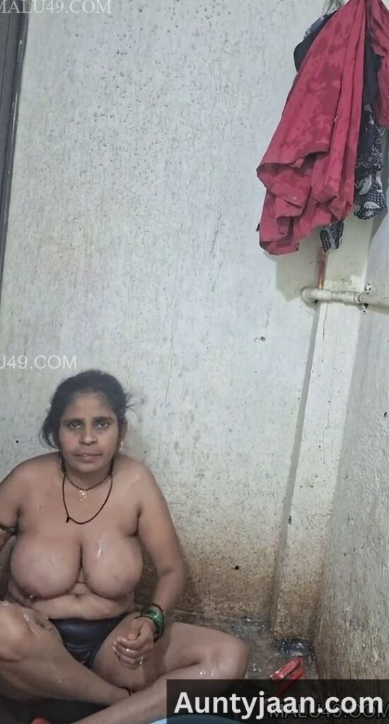 tamil aunty bathroom video