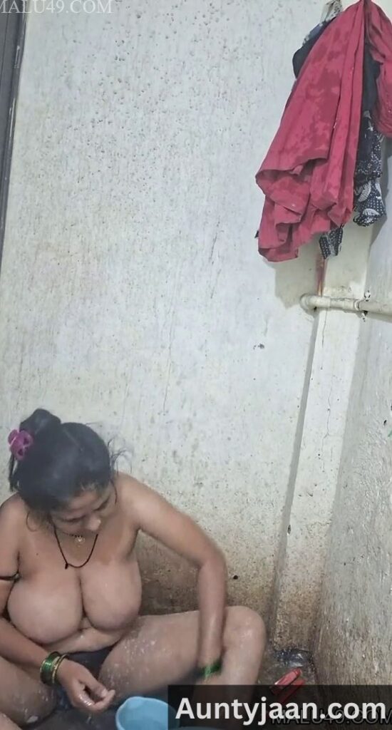 tamil aunty bathroom video