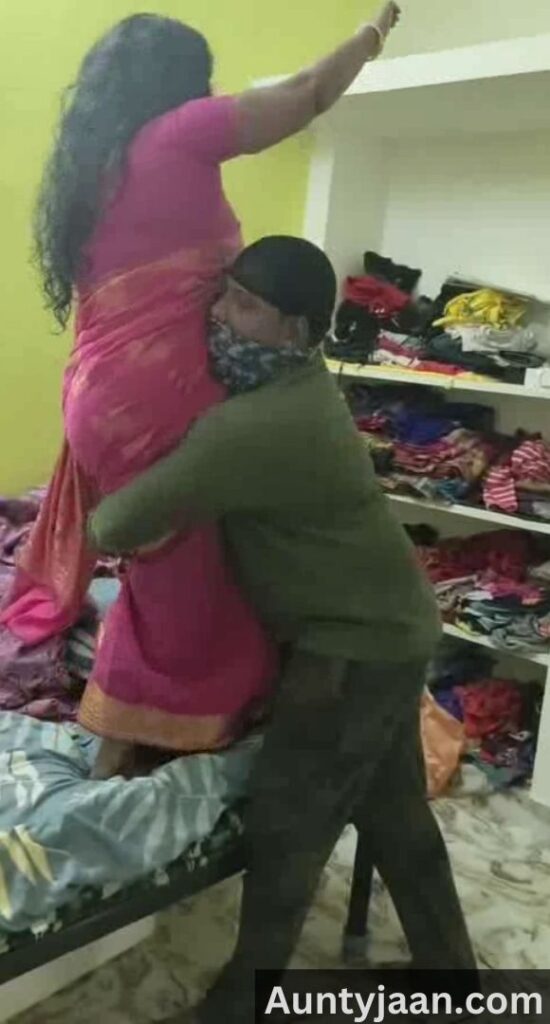 aunty ko maalik ne choda